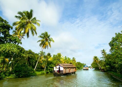 ESSENCE OF KERALA TOUR PACKAGE